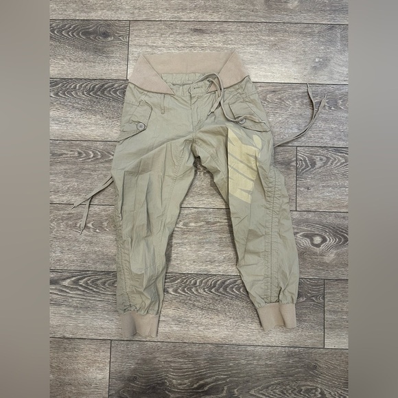 Nike Medium Stylish Tan Jogger Pants Crop - Picture 1 of 4